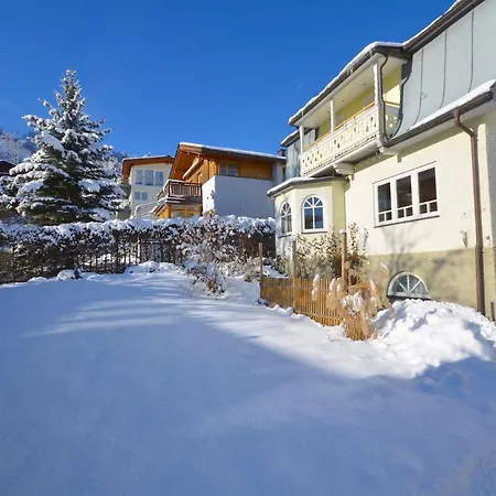 Holiday home Skilift-seeblick By Alpen Zell am See
