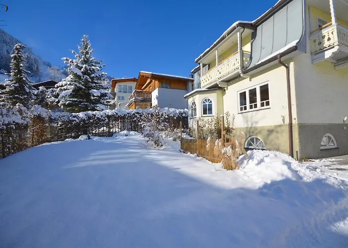 Holiday home Skilift-seeblick By Alpen Zell am See